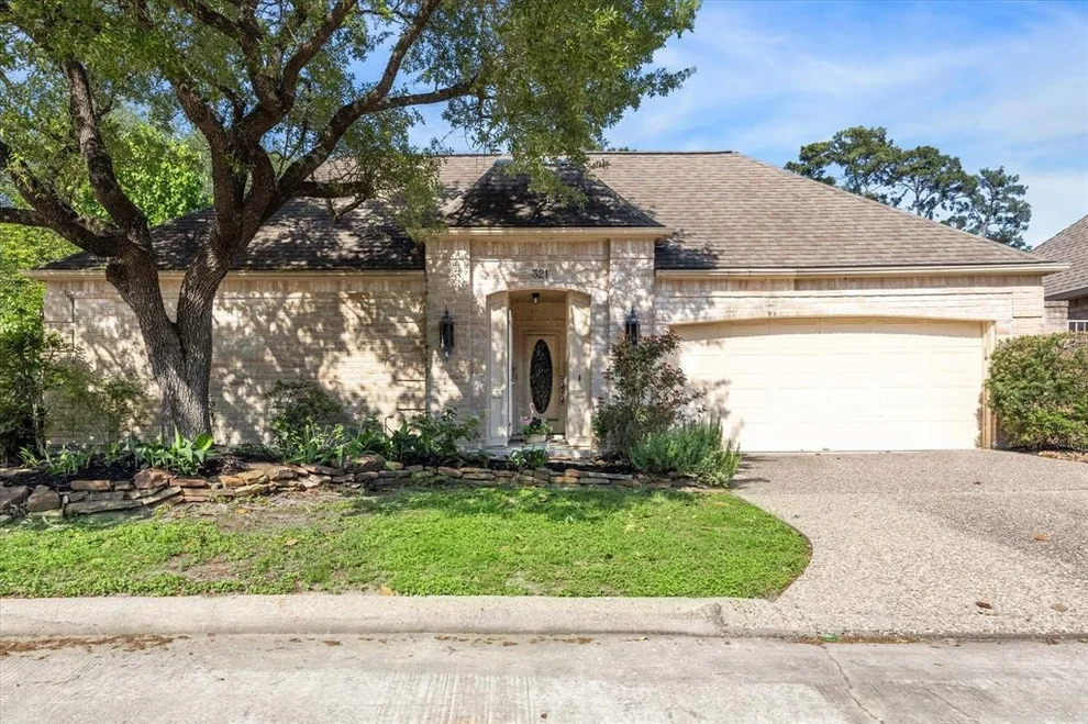 Unit for sale at 321 Champions Colony Iii, Houston, TX 77069