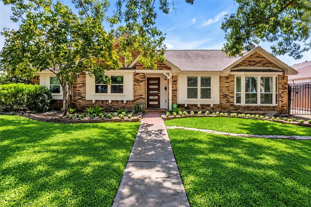 Unit for sale at 947 Thornton Road, Houston, TX 77018