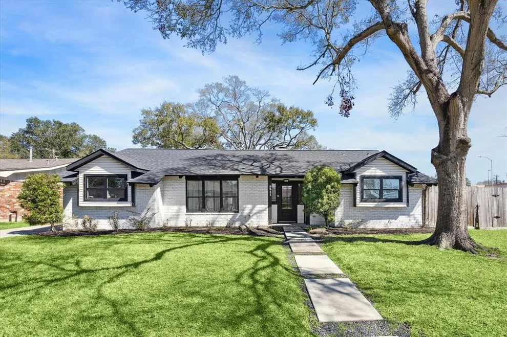 Unit for sale at 8311 Ashcroft Drive, Houston, TX 77096