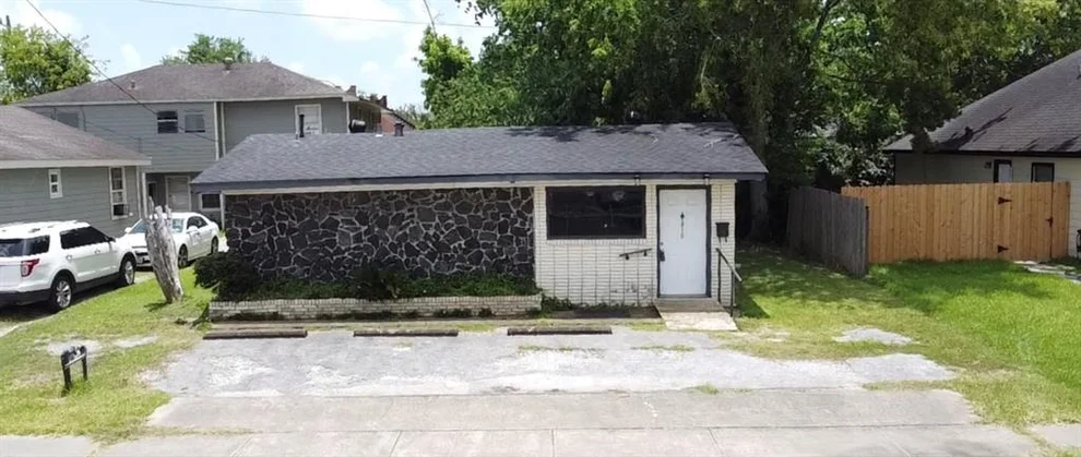 Unit for sale at 810 Thomas Avenue, Pasadena, TX 77506
