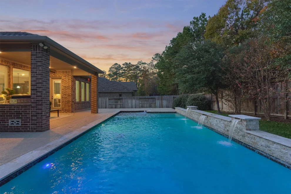 Unit for sale at 414 Mill Creek Road, Pinehurst, TX 77362
