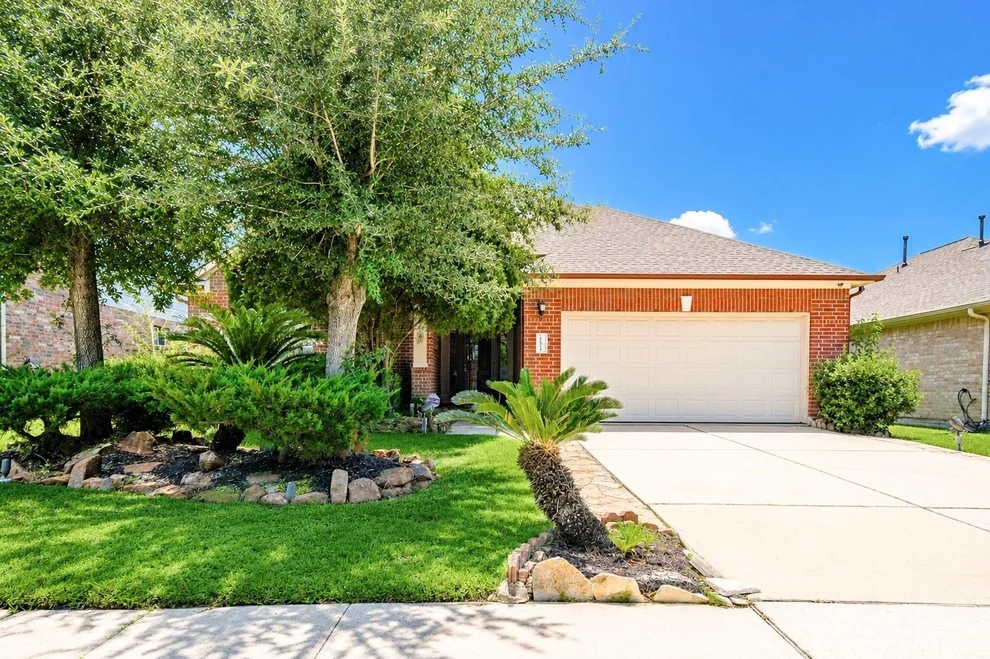 Unit for sale at 11414 Sleepy Hollow Trail Lane, Houston, TX 77089
