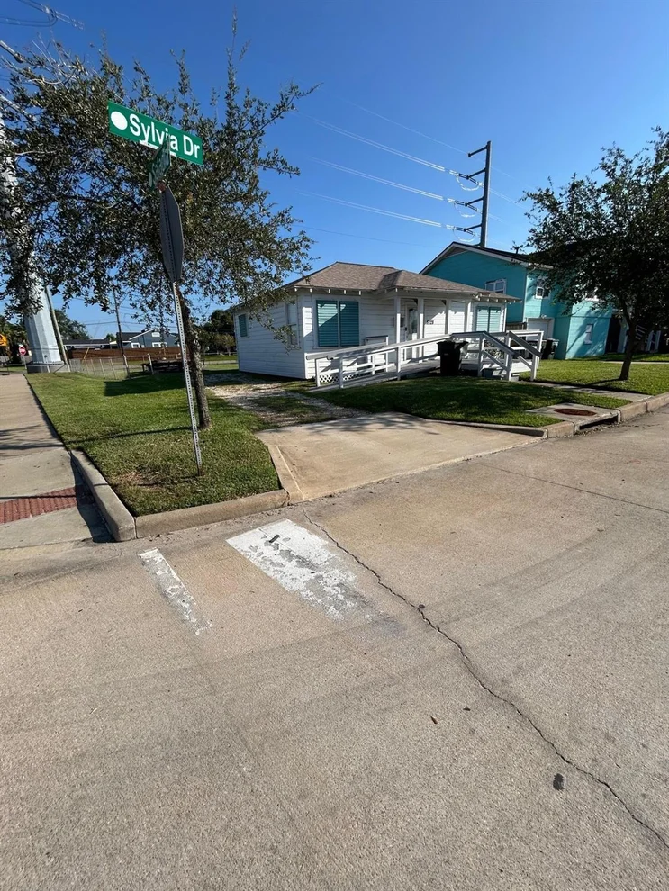 Unit for sale at 5728 Sylvia Drive, Galveston, TX 77551