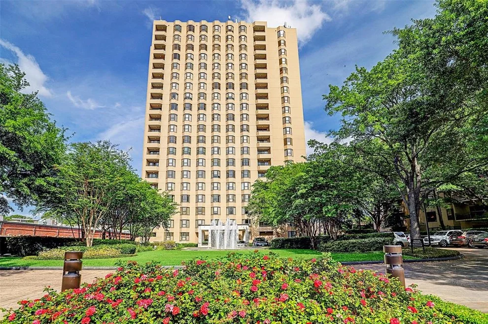Unit for sale at 651 Bering Drive, Houston, TX 77057
