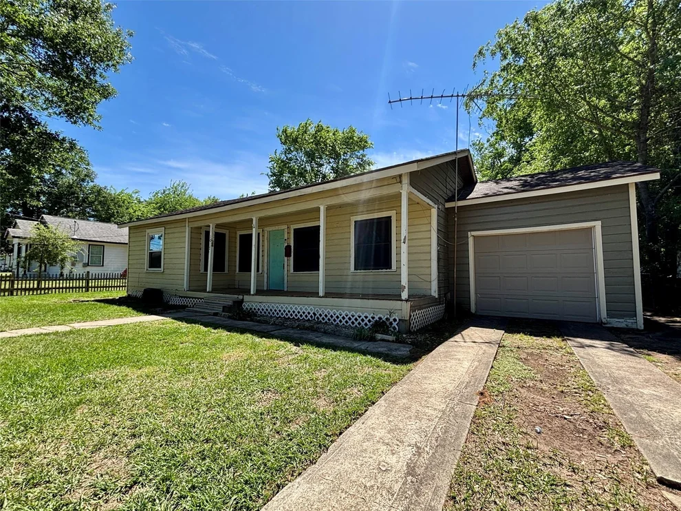 Unit for sale at 1017 W Austin Street, Conroe, TX 77301