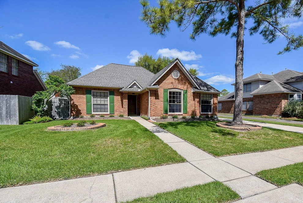 Unit for sale at 827 Knotty Elmwood Trail, Houston, TX 77062
