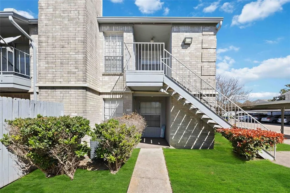 Unit for sale at 7400 Bellerive Drive, Houston, TX 77036