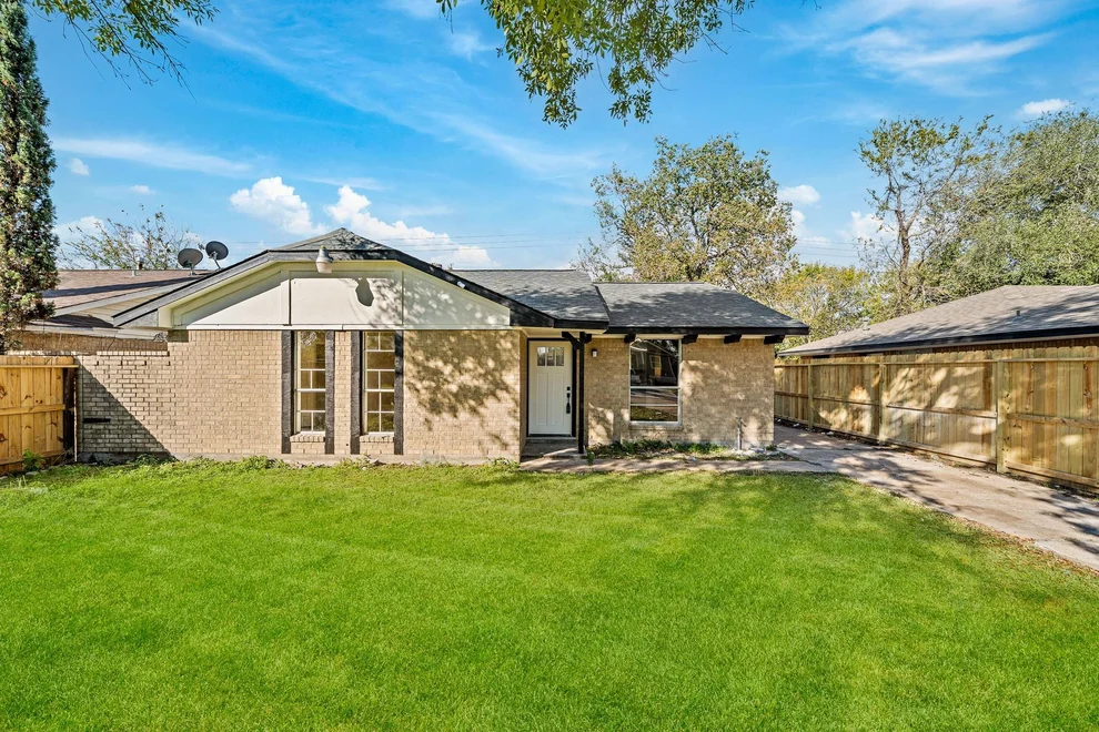 Unit for sale at 11059 Vailview Drive, Houston, TX 77016