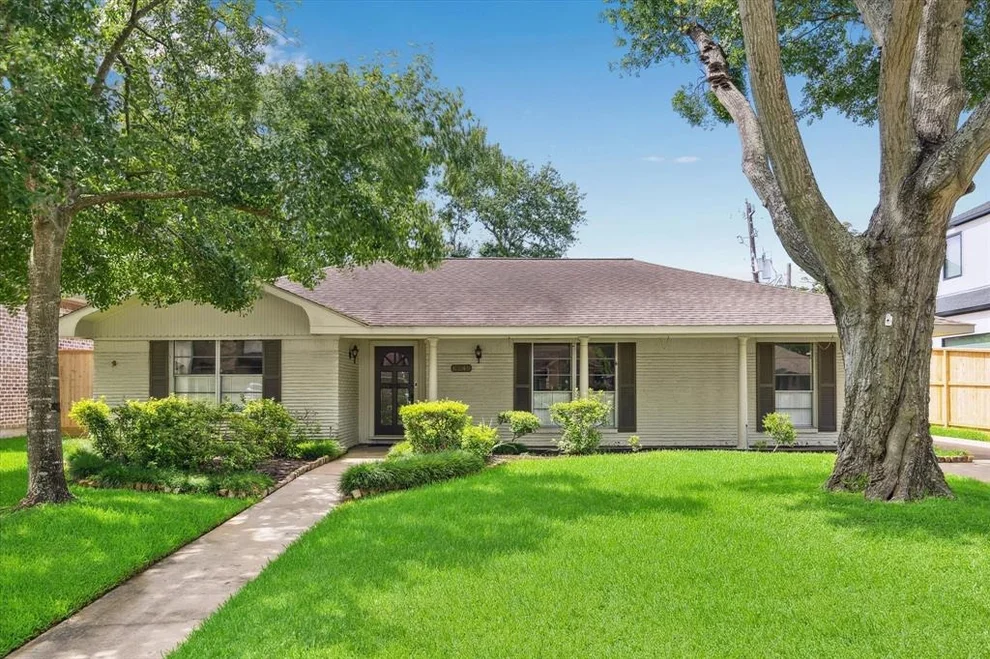 Unit for sale at 6249 Piping Rock Lane, Houston, TX 77057