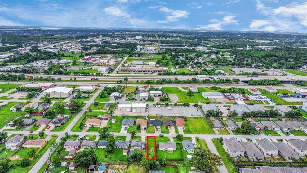 Unit for sale at 422 N 7th Street, La Porte, TX 77571