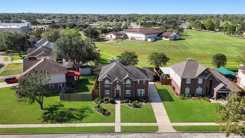 Unit for sale at 2108 N Mission Circle, Friendswood, TX 77546