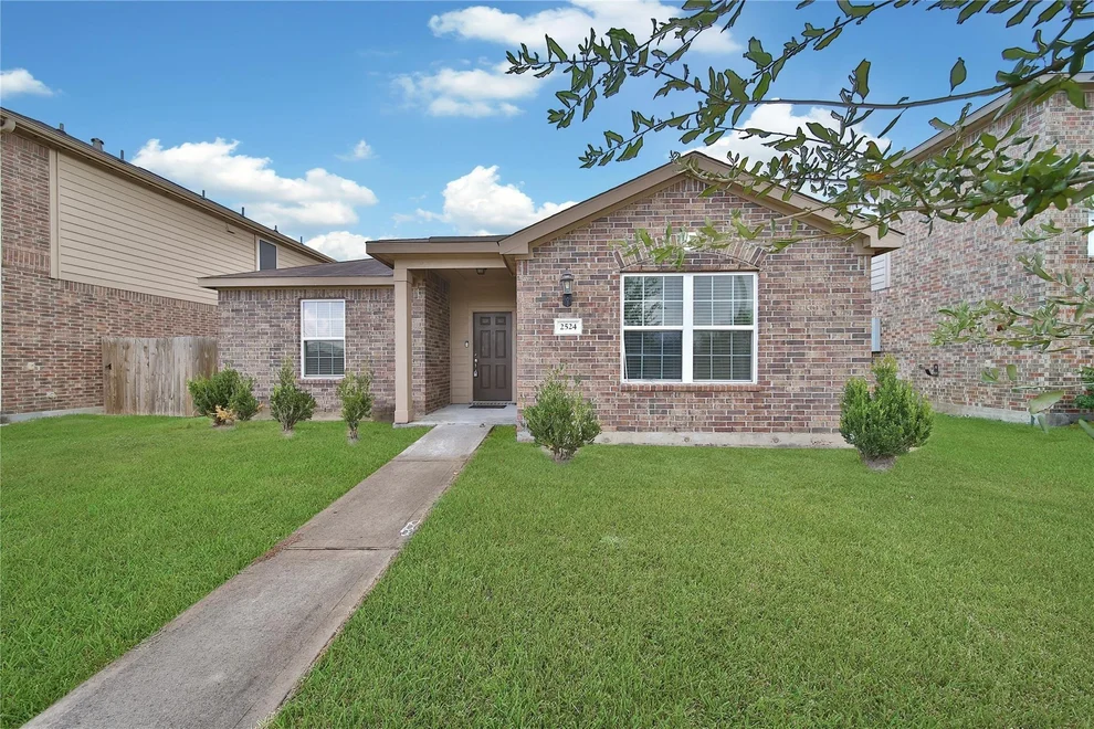 Unit for sale at 2524 Watersail Drive, Texas City, TX 77568