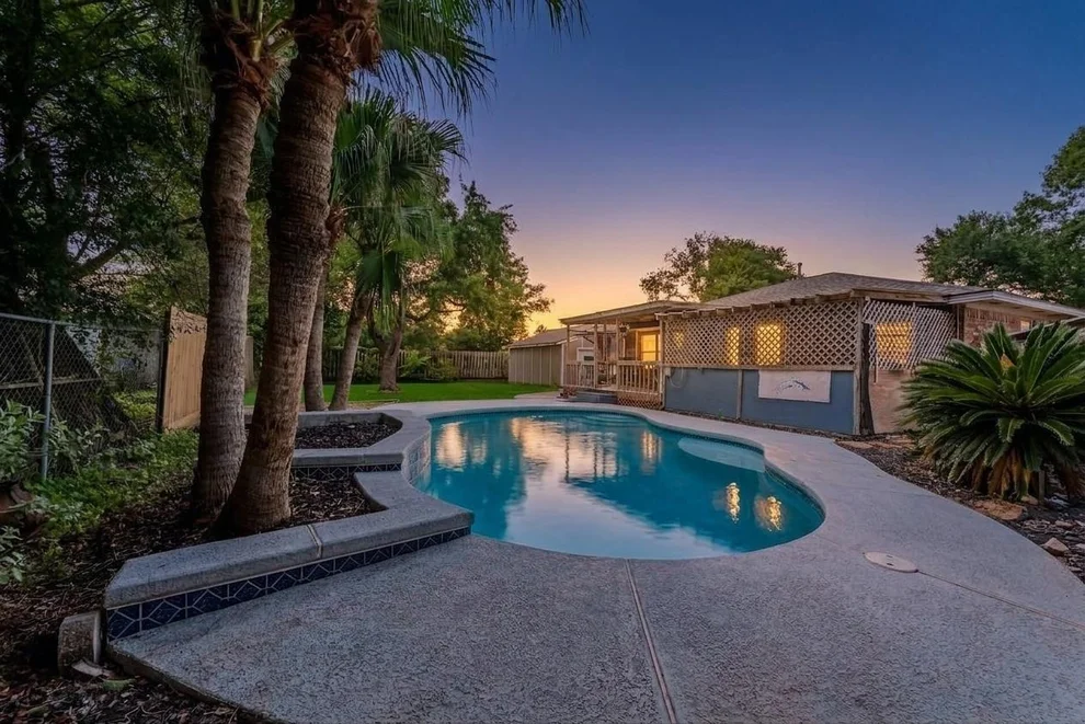 Unit for sale at 519 Fairfield Street, Shoreacres, TX 77571