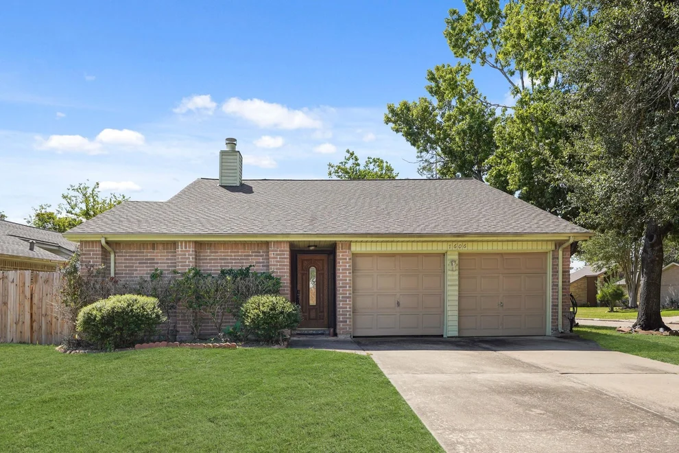Unit for sale at 7606 Loro Linda Drive, Houston, TX 77083