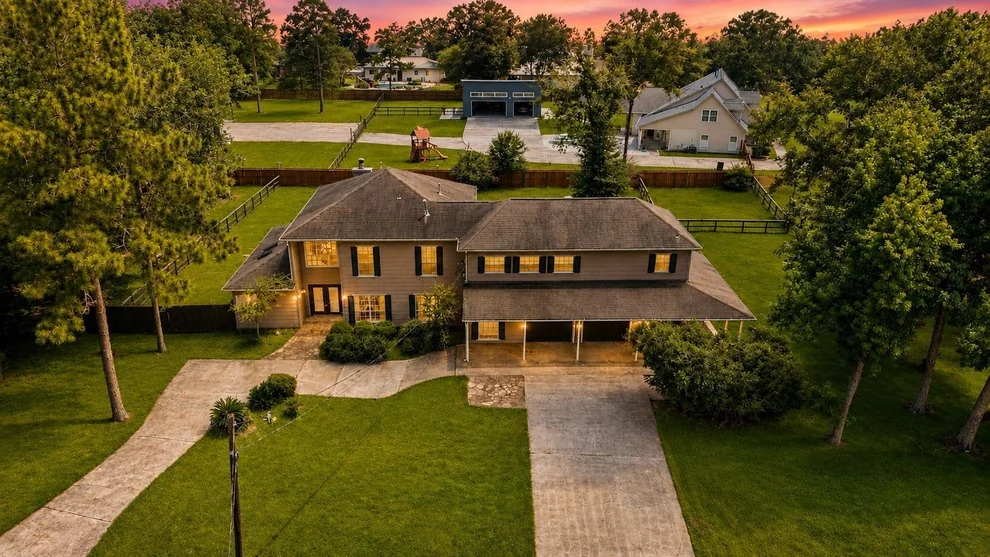 Unit for sale at 29015 Commons Oaks Drive, Huffman, TX 77336