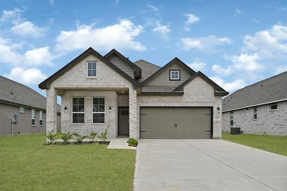 Unit for sale at 400 Little Spring Court, Anahuac, TX 77514