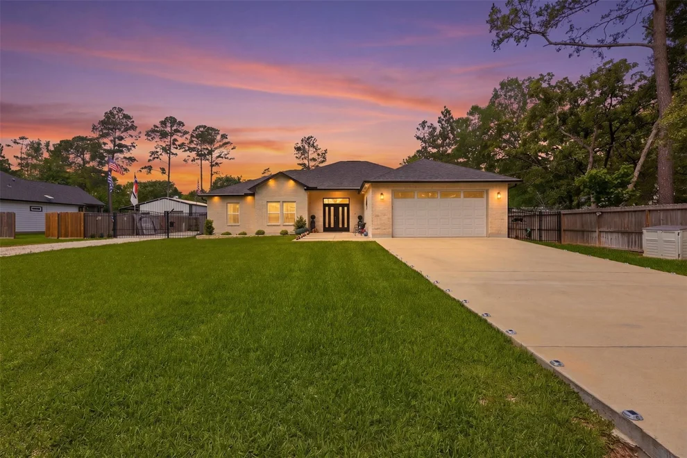 Unit for sale at 13096 Mill Creek Drive S, Plantersville, TX 77363