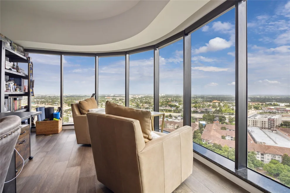 Unit for sale at 1701 Hermann Drive, Houston, TX 77004