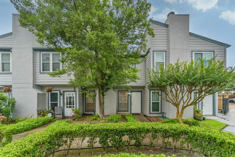 Unit for sale at 5917 Fairdale Lane, Houston, TX 77057