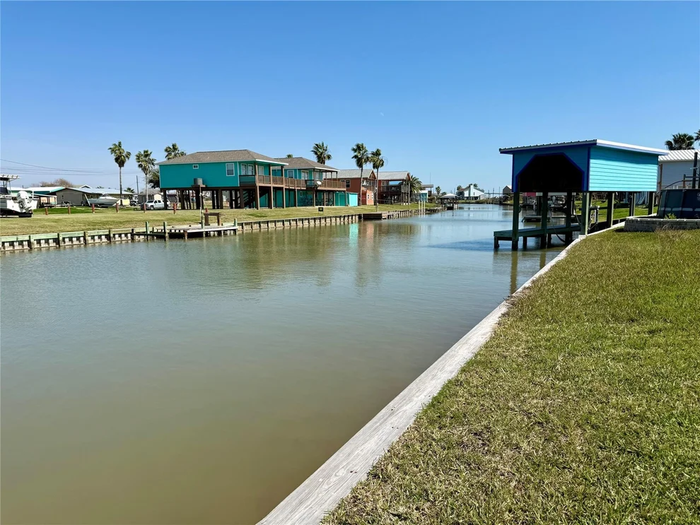Unit for sale at 191 Dolphin Way County Road 204 Way, Sargent, TX 77414