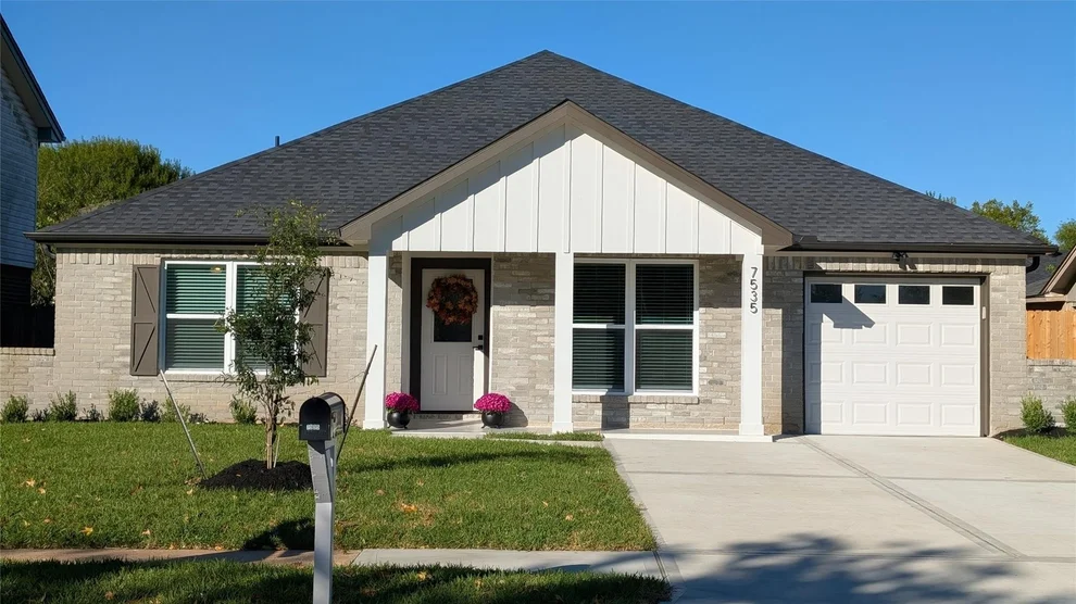Unit for sale at 7535 Weatherhill Lane, Houston, TX 77041