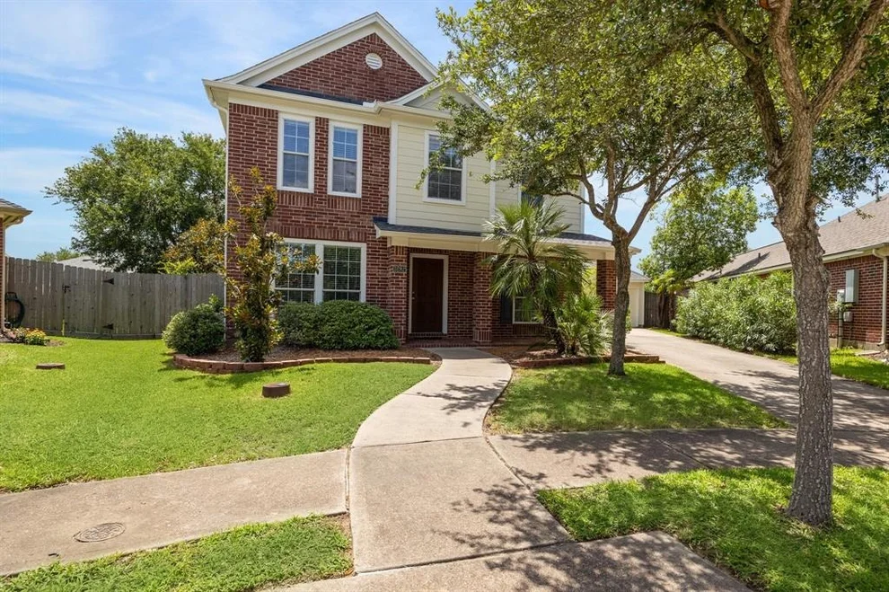 Unit for sale at 3282 Bend Cove Court, League City, TX 77573