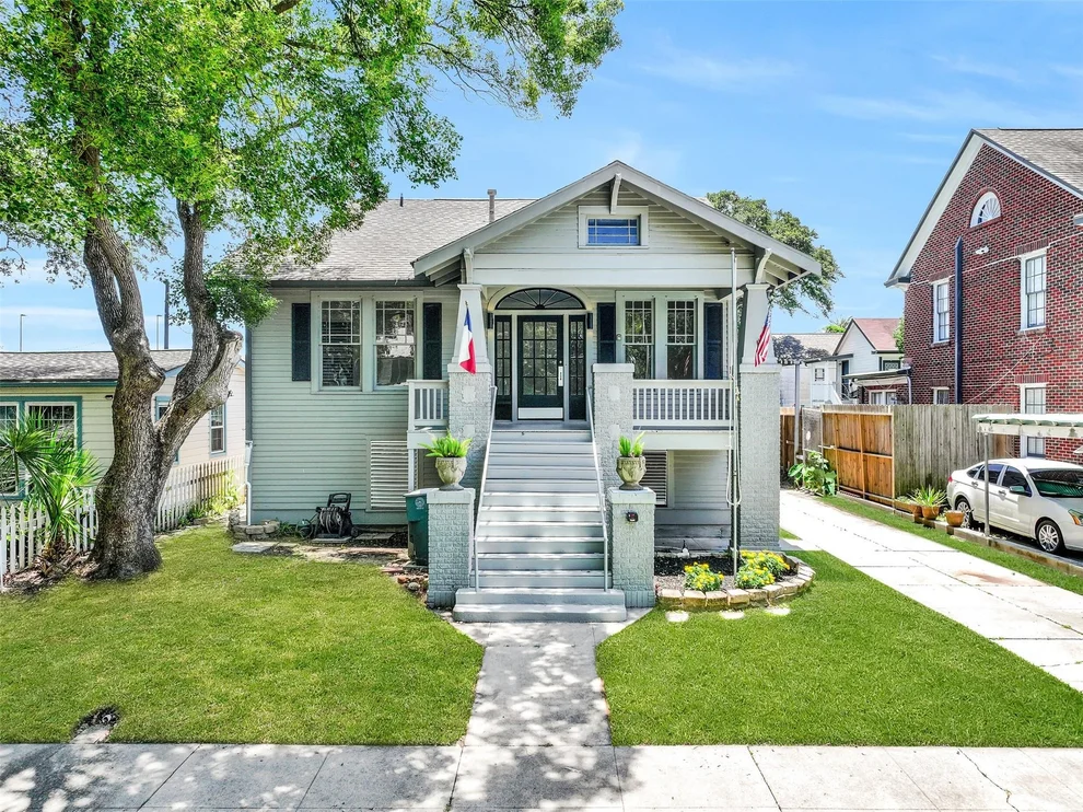Unit for sale at 3921 Avenue P 1/2, Galveston, TX 77550
