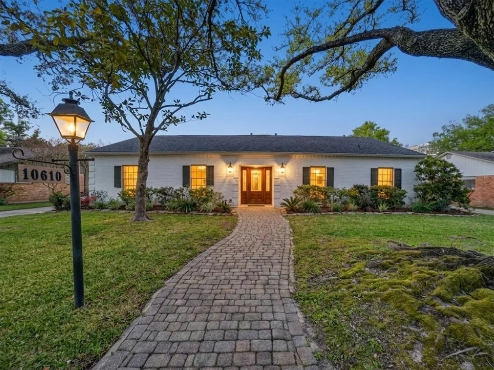 Unit for sale at 10610 Piping Rock Lane, Houston, TX 77042