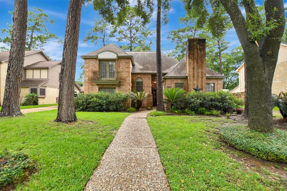 Unit for sale at 15611 Birchview Drive, Tomball, TX 77377
