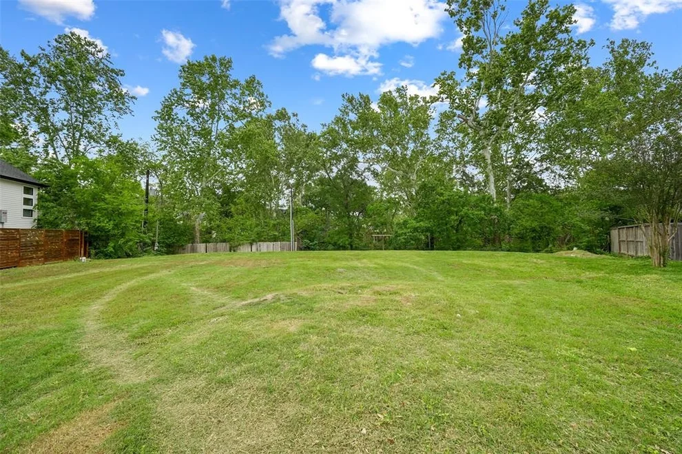 Unit for sale at 14306 Twisted Oak Lane, Houston, TX 77079