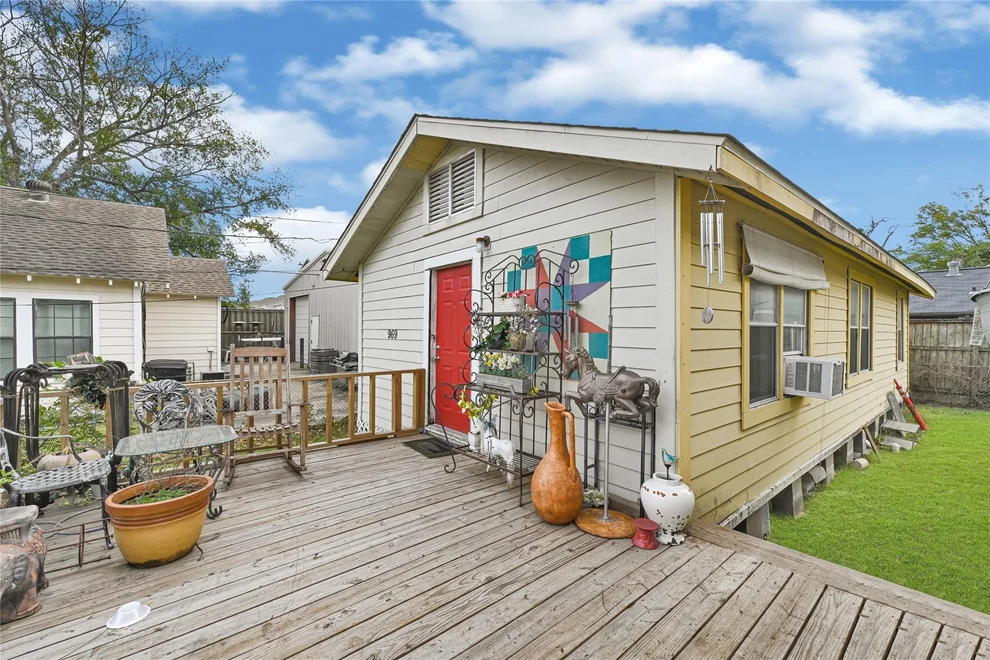 Unit for sale at 969 Wakefield Drive, Houston, TX 77018