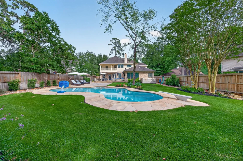 Unit for sale at 31 Sagamore Bend Place, The Woodlands, TX 77382
