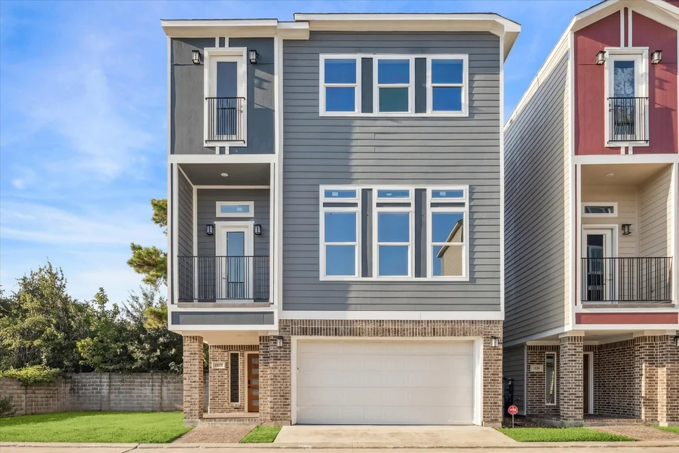 Unit for sale at 2122 Oatfield Drive, Houston, TX 77018