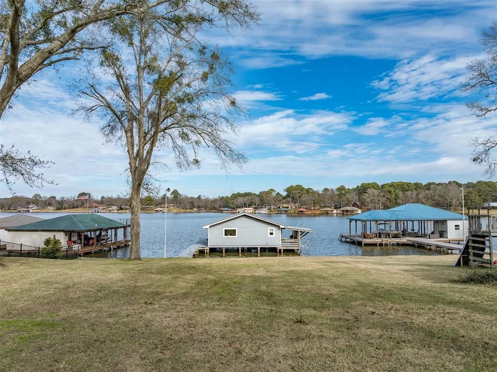 Unit for sale at 15490 Lakeside Drive, Bullard, TX 75757