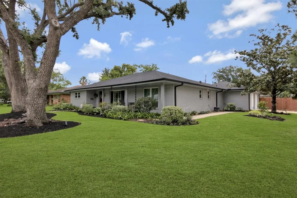 Unit for sale at 11015 Atwell Drive, Houston, TX 77096