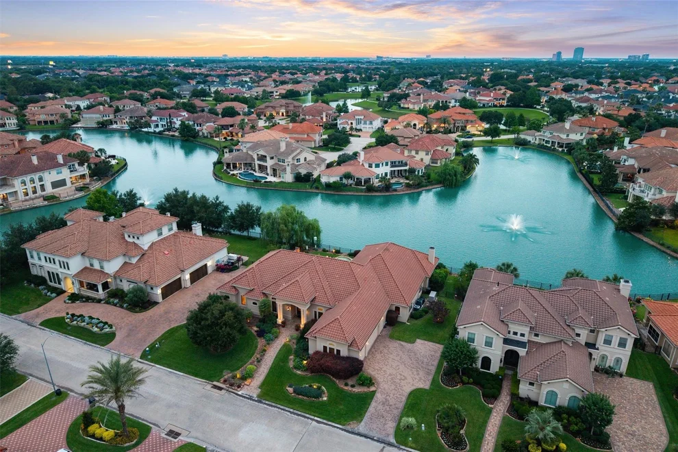Unit for sale at 13802 Slate Creek Lane, Houston, TX 77077