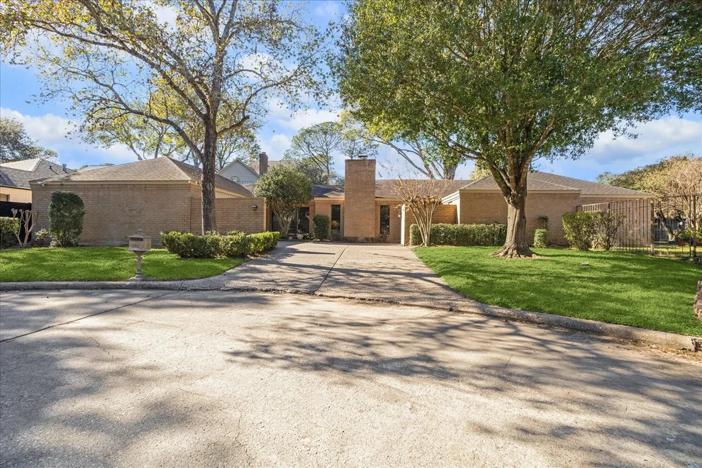 Unit for sale at 306 Commodore Way, Houston, TX 77079