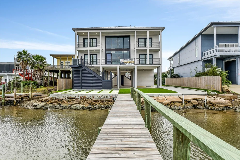 Unit for sale at 9208 W Bay Road, Galveston, TX 77554