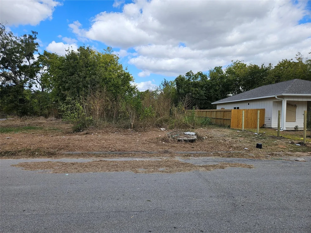 Unit for sale at 3225 Bremond Street, Houston, TX 77004