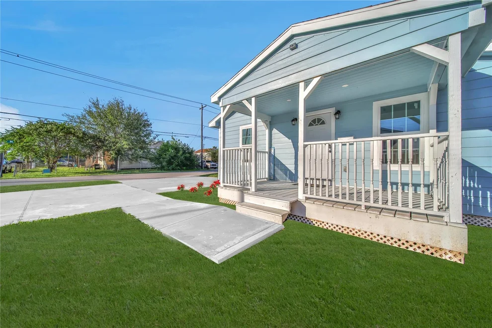 Unit for sale at 2221 Grover Avenue, Galveston, TX 77551