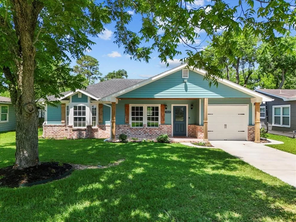 Unit for sale at 305 County Park Drive, League City, TX 77573