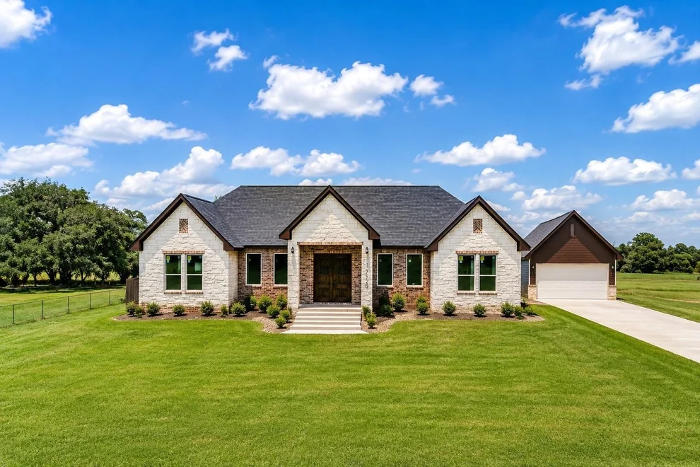 Unit for sale at 1720 Flintlock Court, Angleton, TX 77515