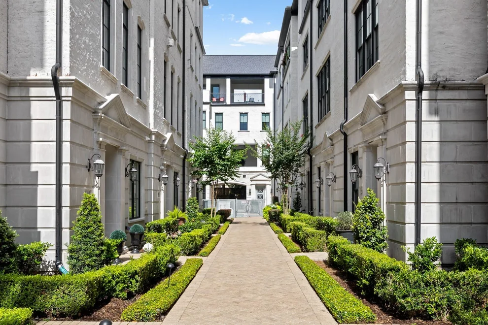 Unit for sale at 1270 Wood Hollow Drive, Houston, TX 77057