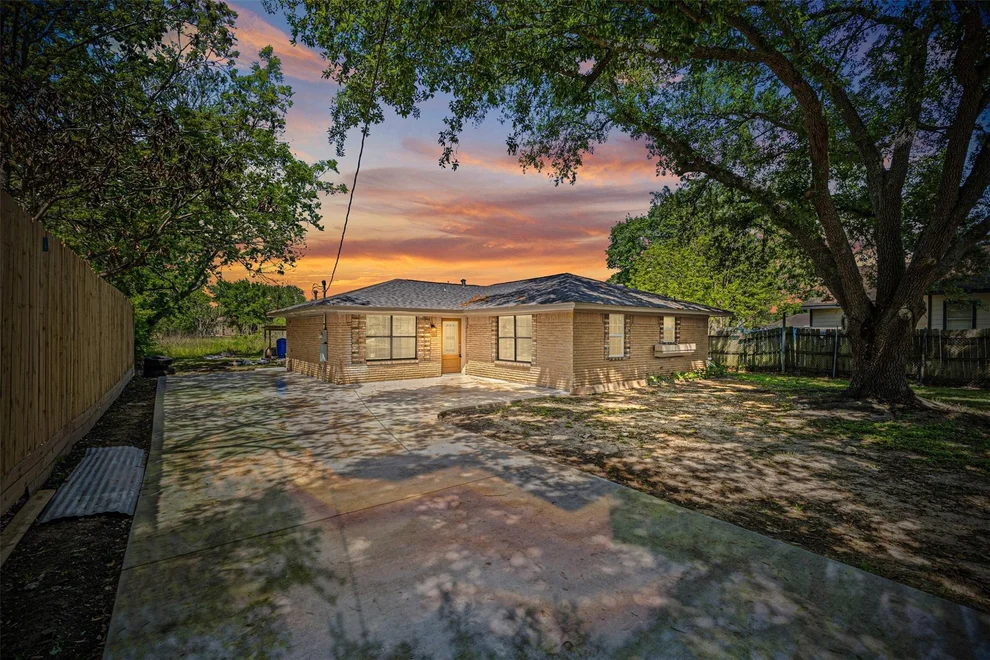 Unit for sale at 638 Cleo Street, Fresno, TX 77545