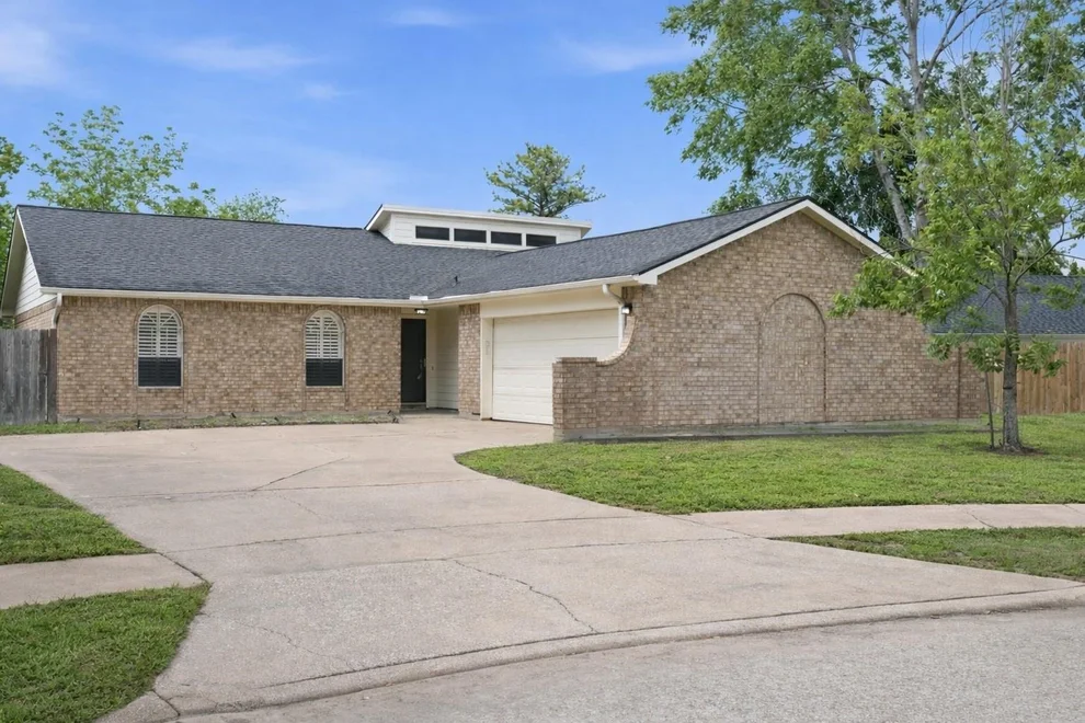 Unit for sale at 11631 Inga Lane, Houston, TX 77064