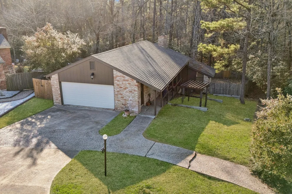 Unit for sale at 24617 Camwood Road, Huntsville, TX 77320