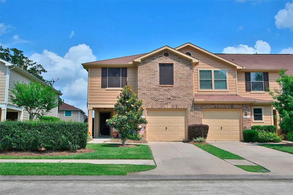 Unit for sale at 16124 Sweetwater Fields Lane, Tomball, TX 77377