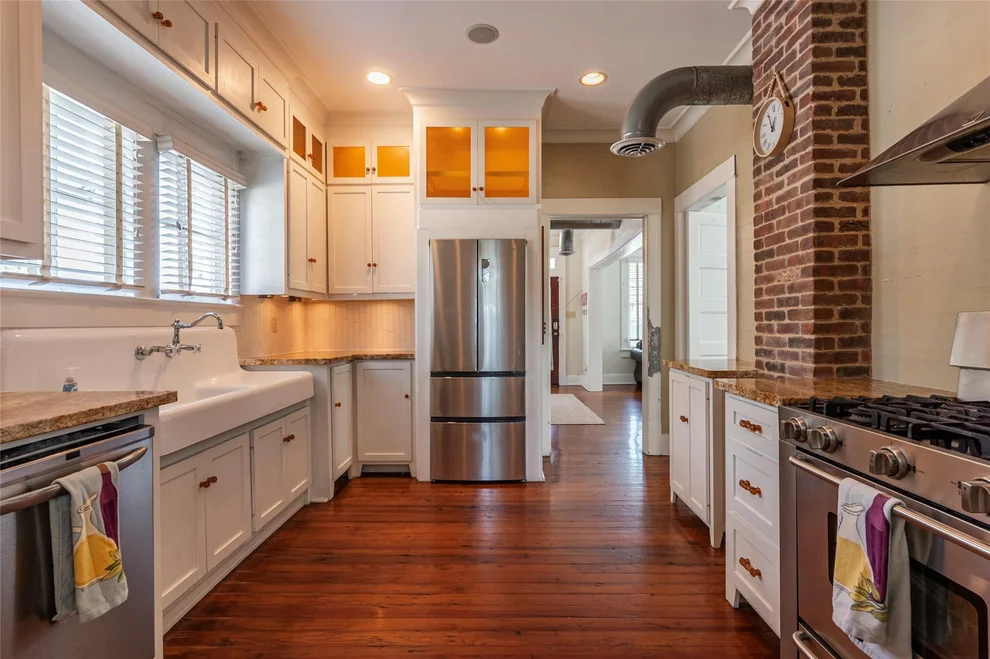 Unit for sale at 801 13th Street, Galveston, TX 77550