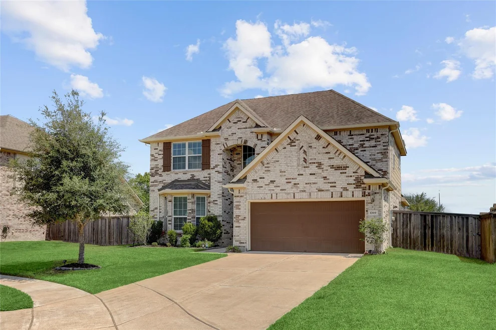 Unit for sale at 1769 Hickory Place, Pearland, TX 77581