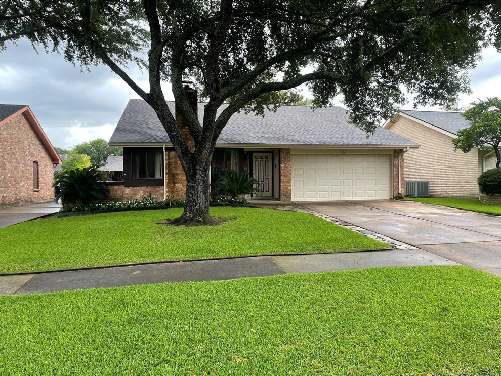 Unit for sale at 3202 The Highlands Drive, Sugar Land, TX 77478
